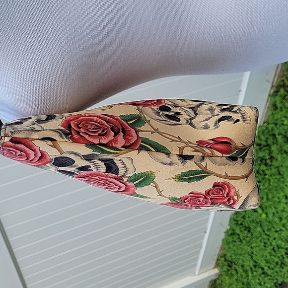 HANDBAG - Picture 3 of 9